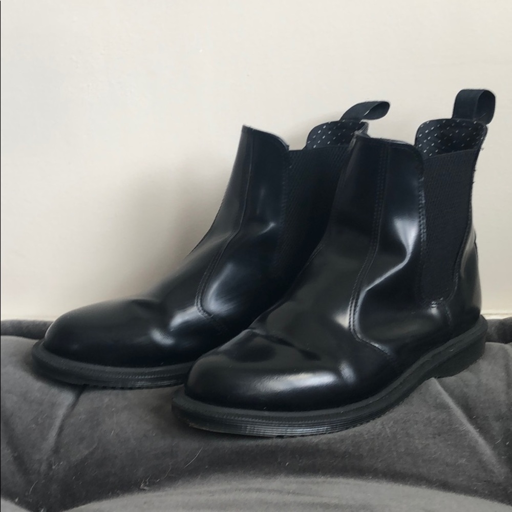 Dr. Martens Flora Chelsea boots